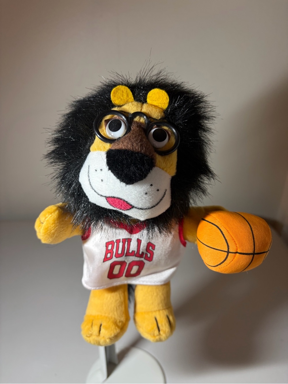 Hubert Yellow Lion Plush with Basketball Chicago Bulls Harris Bank